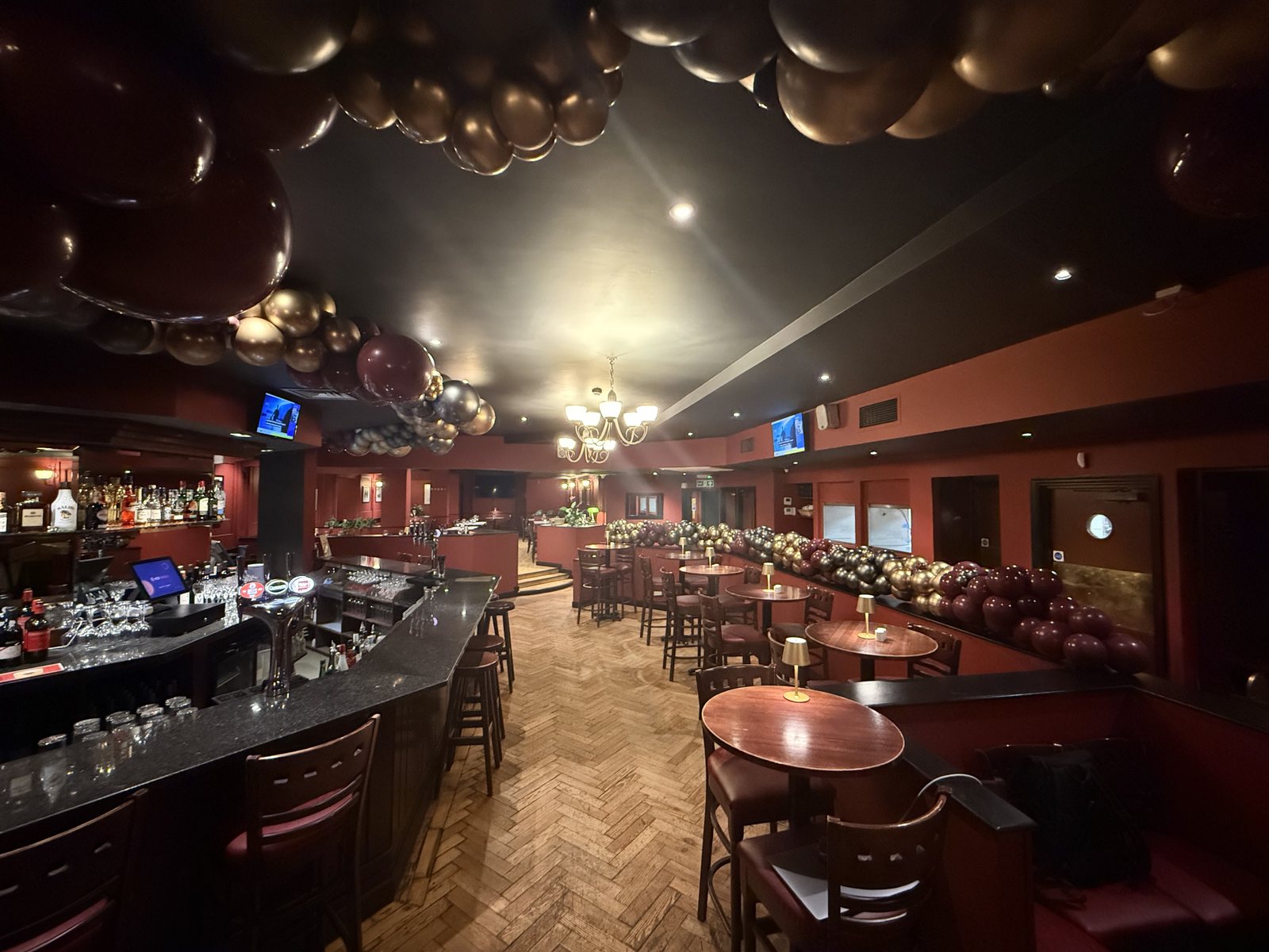 Steam Wine Bar, the bar and main room at the end of a working day